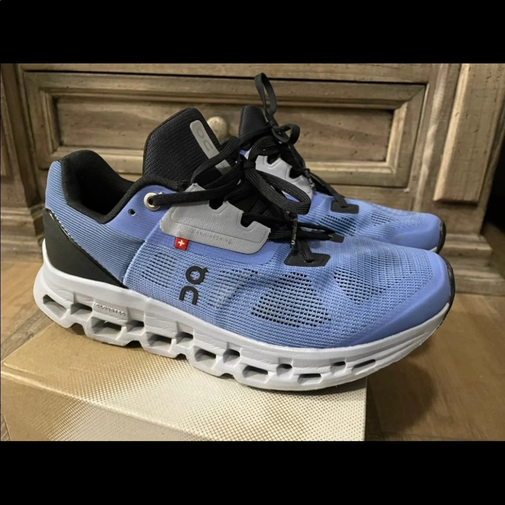 Women’s On cloud cloudstratus shoes